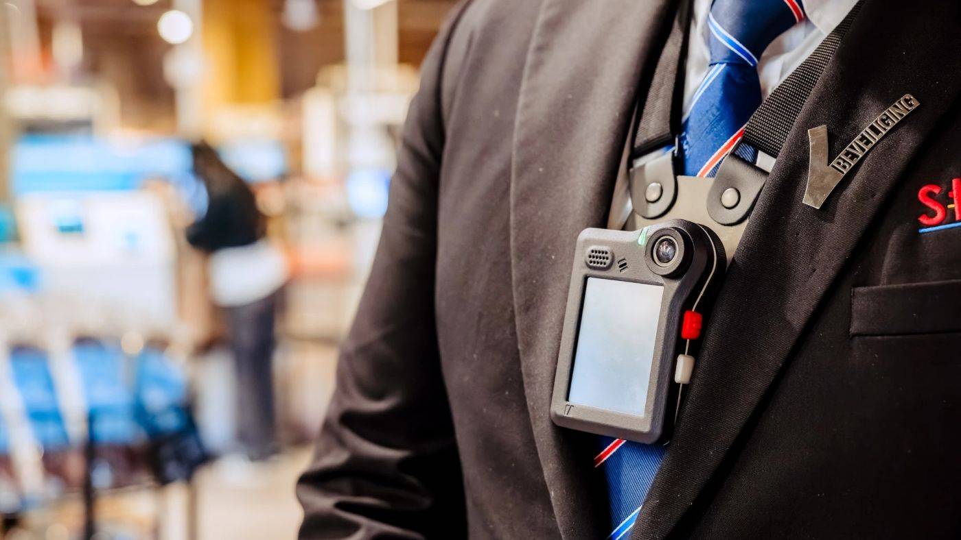 Bodycams Albert Heijn volgende stap in vervreemding van klanten 
